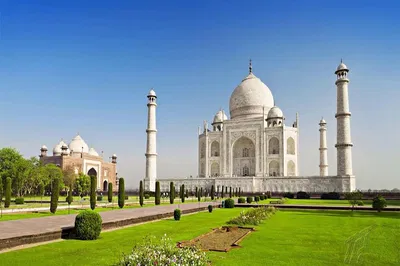 Taj Mahal Express: A Whirlwind Agra Adventure from Delhi