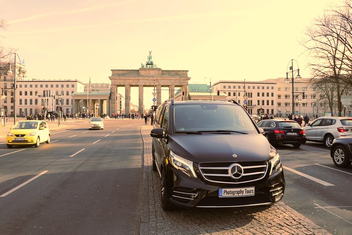 Berlin Private Tour: Guide, Car & Photographer (5 Hours)