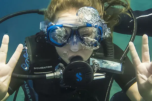 Discover Scuba Diving in Saint-Raphaël: An Underwater Mediterranean Adventure