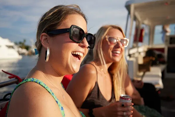 Discover Palm Beach's Intracoastal Wonders: A 90-Minute Boat Tour!