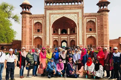 Delhi & Agra Day Trip: Taj Mahal & Red Fort Wonders
