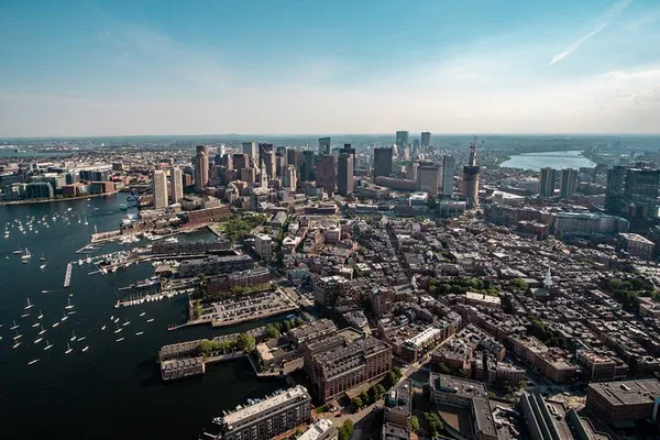 Boston Skyline: A Luxurious Private Helicopter Tour