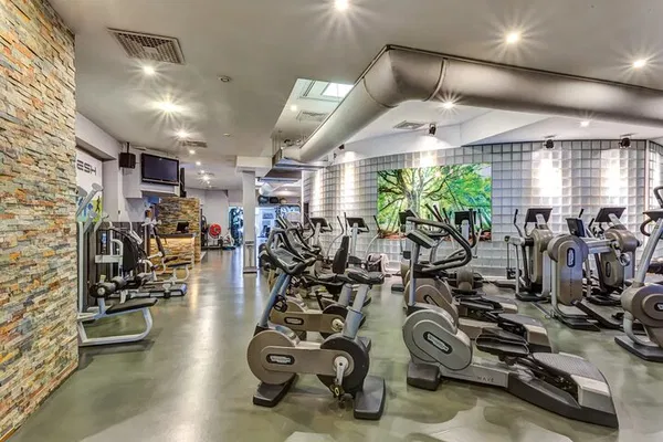 Unlock Amsterdam's Fitness Scene: Your Flexible Pass to Wellness!