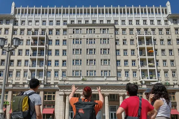 East Berlin History Tour: Architecture & Daily Life