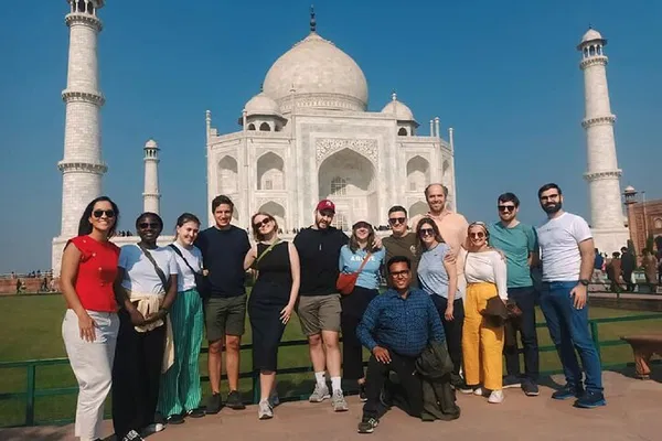 Sunrise Taj Mahal Tour: Agra Fort & Baby Taj by Car