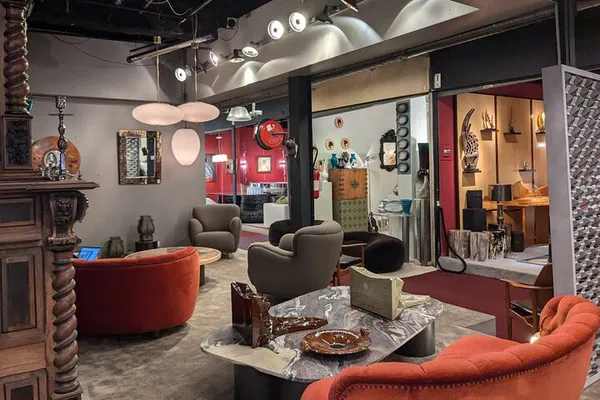 Paris Flea Market: Local Guide & Hidden Gems Tour