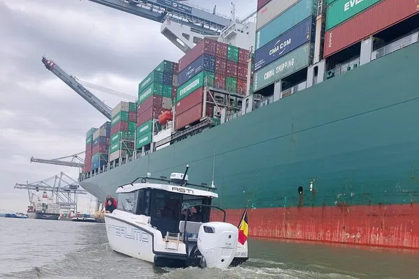 Antwerp Mega Ship Tour: Speedboat Adventure!