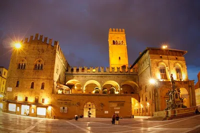 Enchanting Bologna Nights: A Private Guided Tour Through History and Art
