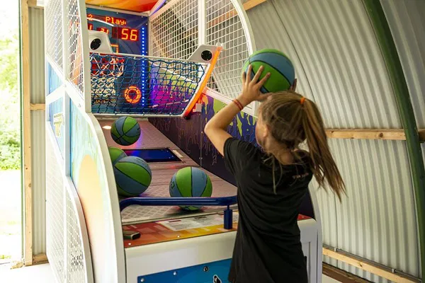 Amsterdam Arcade Hall: Retro Gaming Fun at UP Events!