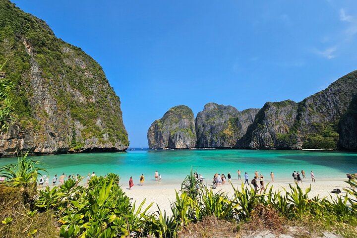 Explore Paradise: Full-Day Phi Phi Islands Speedboat Adventure from Koh Lanta!