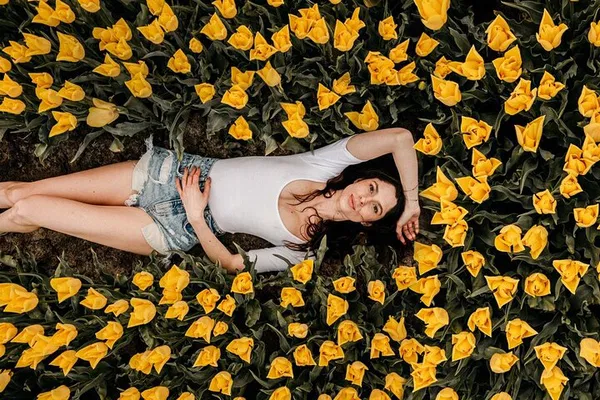 Capture Tulip Season: Private Photoshoot in Dutch Flower Fields