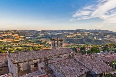 Umbrian Dream: Horse-Drawn Vineyard Tour, Lunch & Hilltop Towns