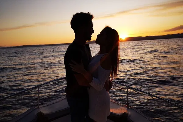 Sunset & Sea Romance: An Unforgettable Estepona Bay Overnight