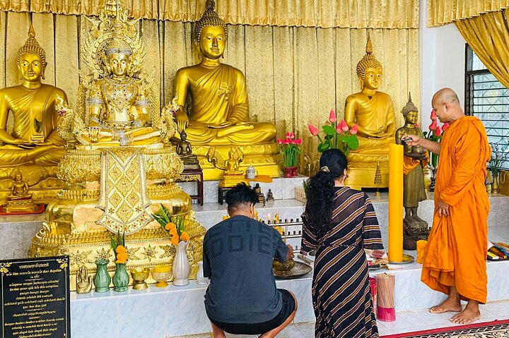 Immerse Yourself: Ao Nang Cultural Deep Dive - Temples, Markets & Muay Thai!