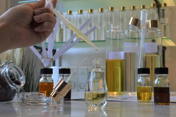 Create Your Signature Scent: Nice Perfume Workshop