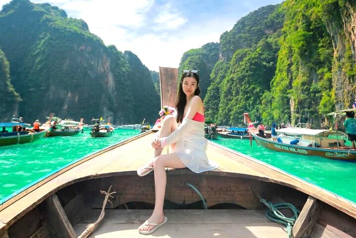 Discover Paradise: Premium Phi Phi Island Speedboat Adventure