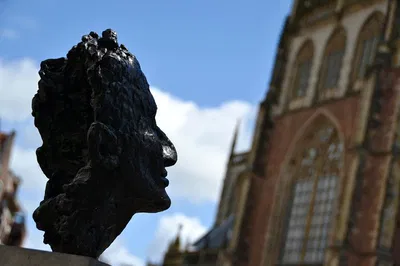 Haarlem City Game: Uncover Secrets of Golden Streets!