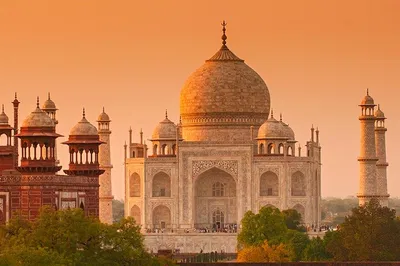 Sunrise Spectacle: Private Taj Mahal & Agra Fort Tour from Delhi