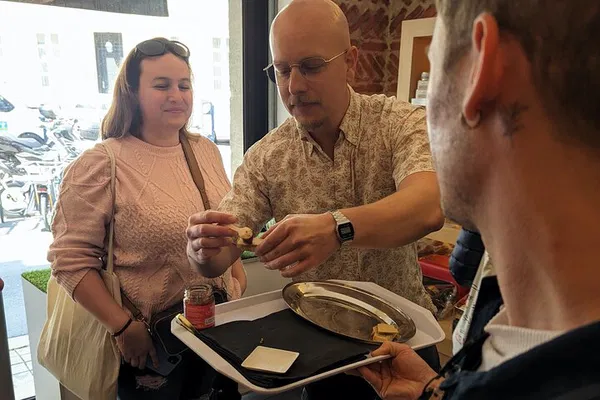 Bordeaux Food Tour: Taste Local Delights & Wines