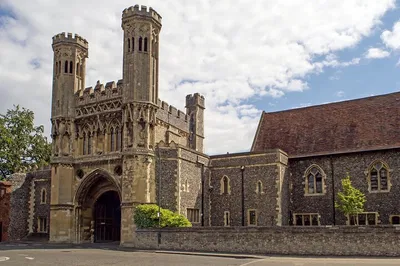 Unveiling Kent's Treasures: A Bespoke Canterbury, Dover & Cliffs Tour