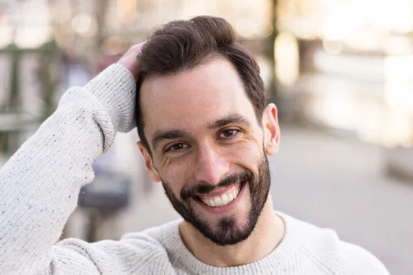 Amsterdam Tinder Photo Session: Capture Your Best Self!