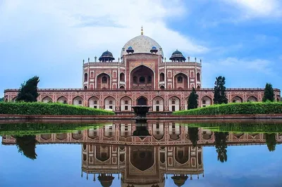 Delhi's Iconic Monuments: A Half-Day Photo Adventure
