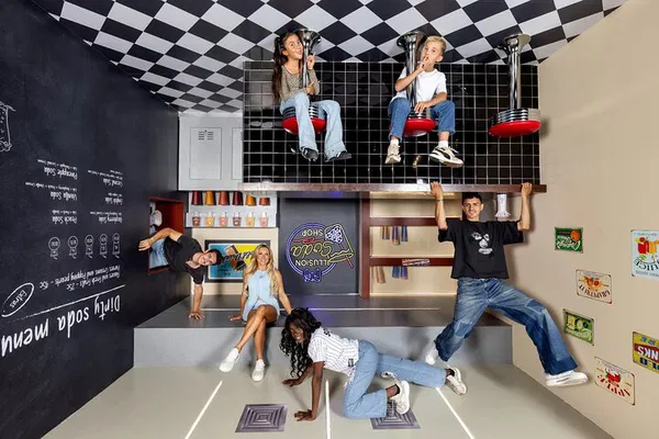 Salt Lake City: Museum of Illusions Ticket