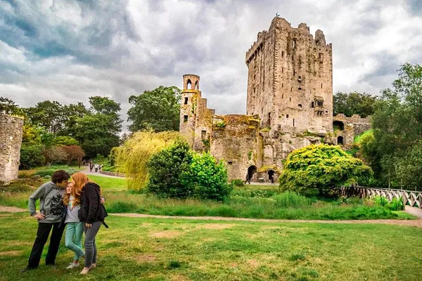 Dublin: Rock of Cashel, Cork & Blarney Castle Day Trip