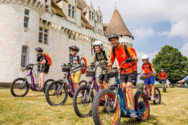 Electrifying Monbazillac: E-Scooter Adventure Through Vineyards & Forests!