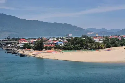 Scenic Private Transfer: Hue to Hoi An via Hai Van Pass