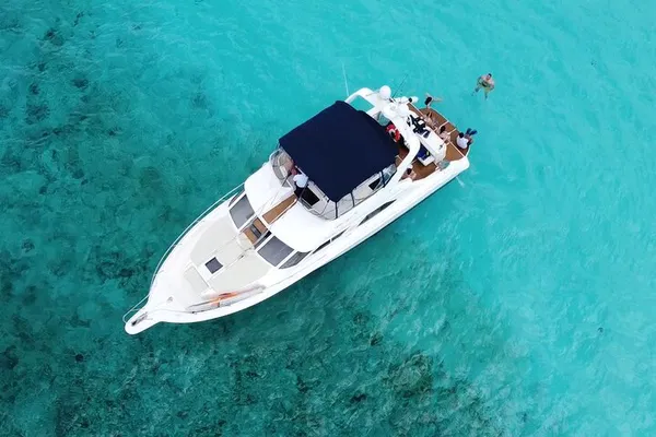 Luxury Yacht Snorkel & Beach Tour: Playa del Carmen Adventure