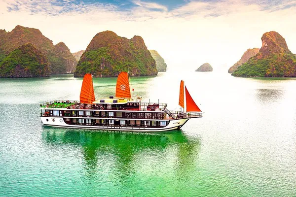 Discover Halong Bay: An Unforgettable 2-Day Cruise Adventure from Hanoi