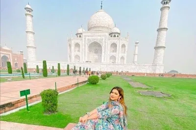 Unveiling Agra's Wonders: A Luxurious Taj Mahal Day Trip from Delhi