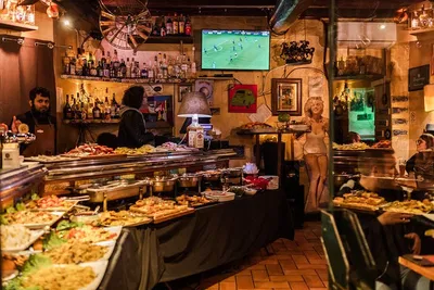 Milan Aperitivo Adventure: Sip, Snack & Explore Navigli with a Local!