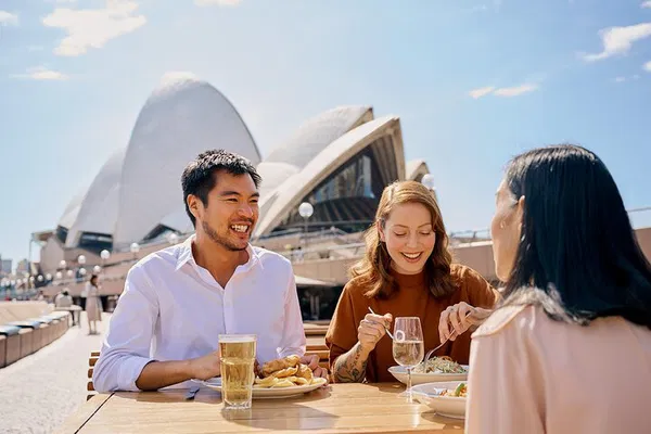 Sydney Opera House Tour & Dine: Iconic Views & Food
