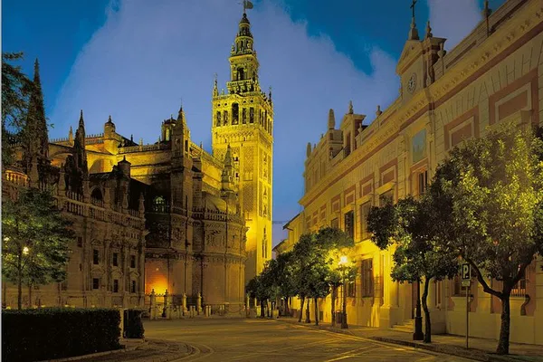 Discover Seville's Splendors: A Private Tour of Alcazar & Cathedral