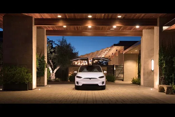 Nashville's Musical Heart: A Private Tesla Journey to Country Legends