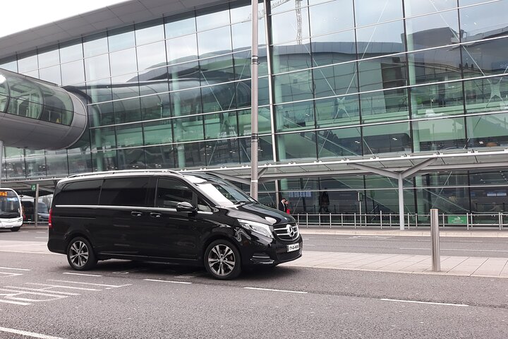 Luxury Dublin Airport Transfer: Donegal Town Premium Car Service