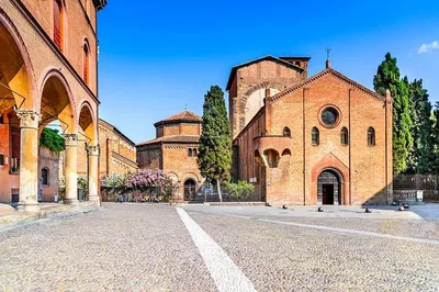 Bologna Unveiled: A Walking Tour Through History & Flavors