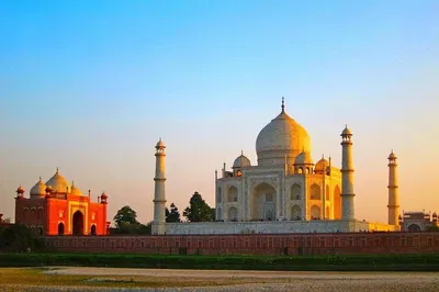 Sunrise Majesty: Private Taj Mahal Day Trip from Delhi