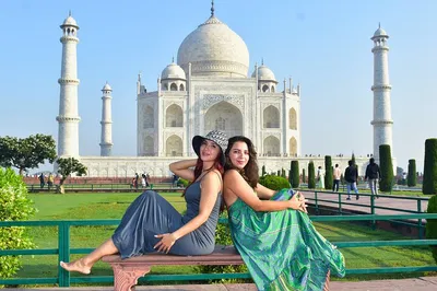 Taj Mahal Express: A Luxurious Day Trip from Delhi to Agra
