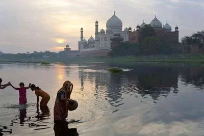 Witness the Taj Mahal at Sunrise & Sunset: A Luxurious Day Trip from Jaipur