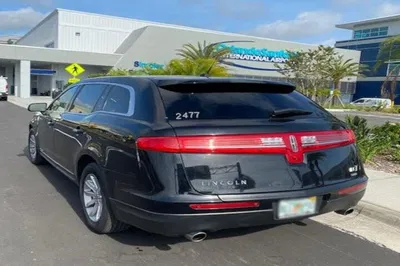 Stress-Free Sanford Airport Transfers: Private Van Service to Orlando Adventures