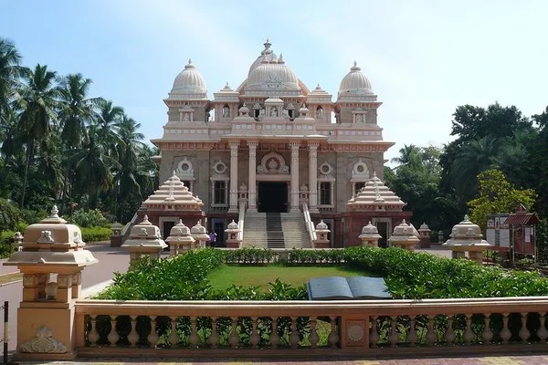 Chennai's Love Stories: A Romantic Tour Through History