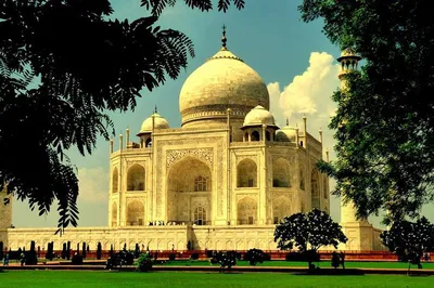 Taj Mahal Day Trip from Delhi: Skip-the-Line & Agra Tour