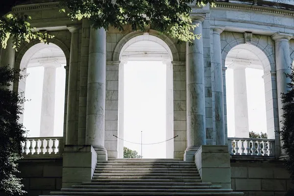 Arlington Cemetery: Uncover History with an Exclusive Guided Tour