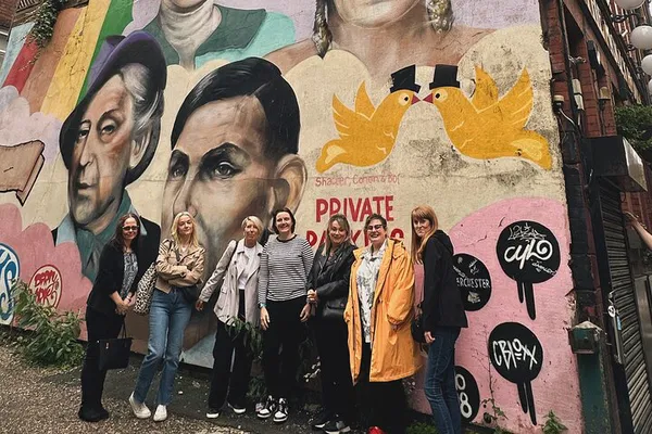 Manchester History Tour: Food, Drinks & Hidden Gems!