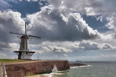 Stress-Free Amsterdam to Vlissingen Transfer with Hague Stop
