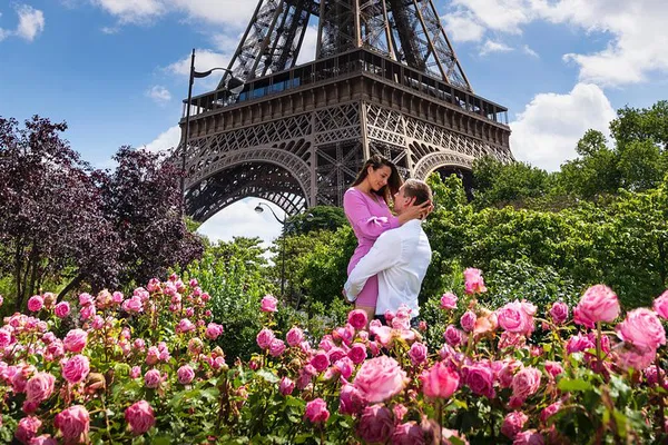 Eiffel Tower Vows Renewal & Photo Shoot in Paris
