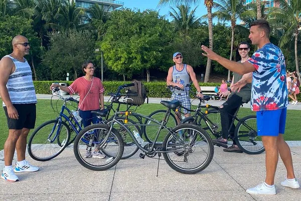 Miami Beach Art Deco Bike Tour: Uncover History & Design!